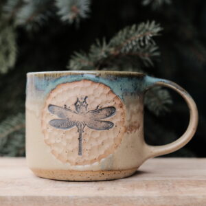 Ważka turkusowa z beżem